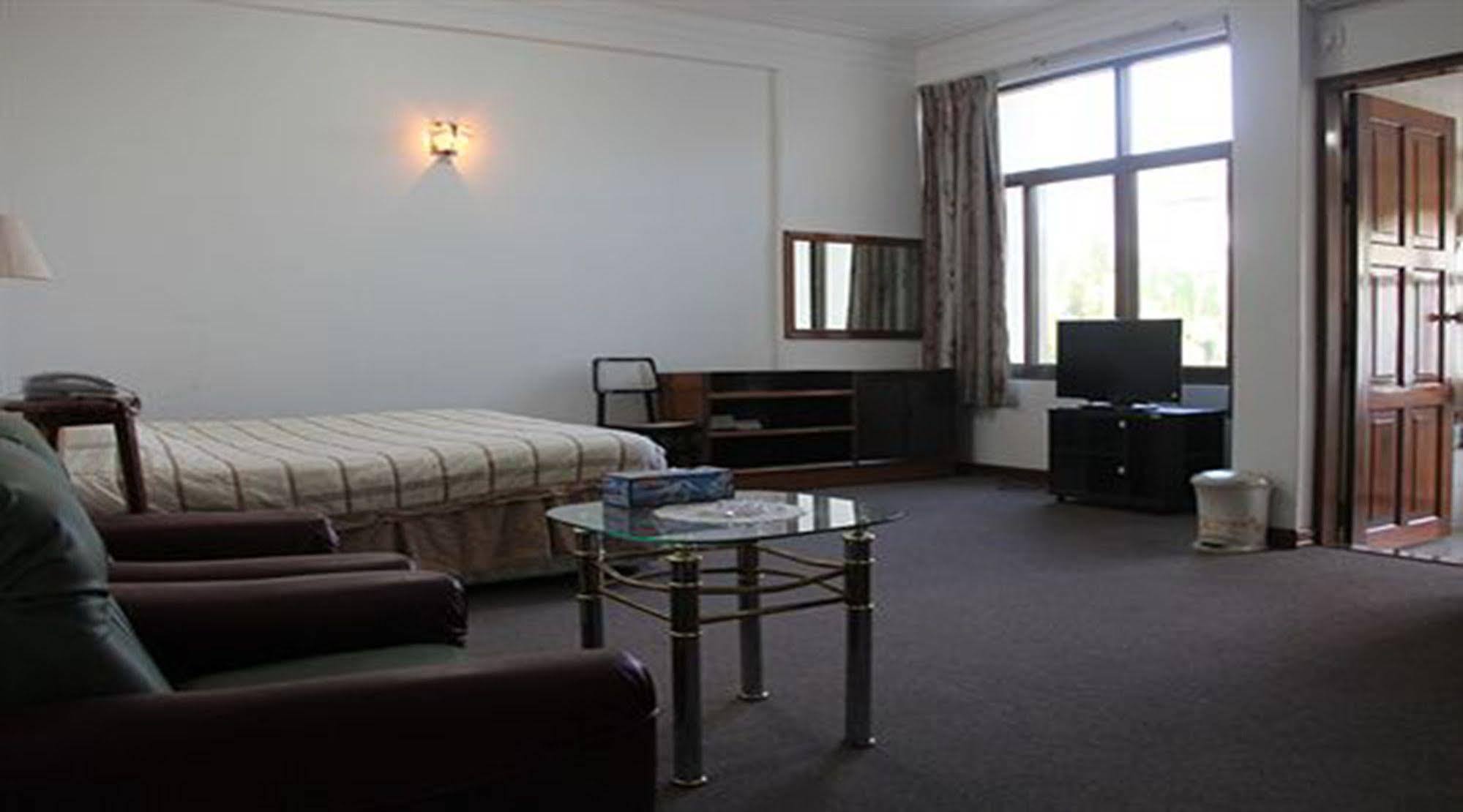 Hotel Windsor Yangon Dış mekan fotoğraf